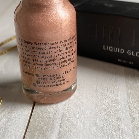 NIB Saint Luxe Liquid Glow in Pink - Picture 2 of 8